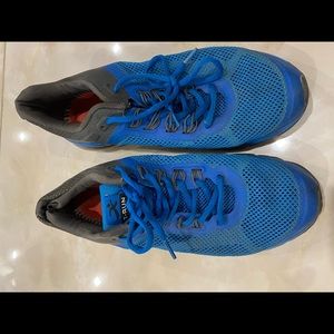 Blue sneakers for men - size 9